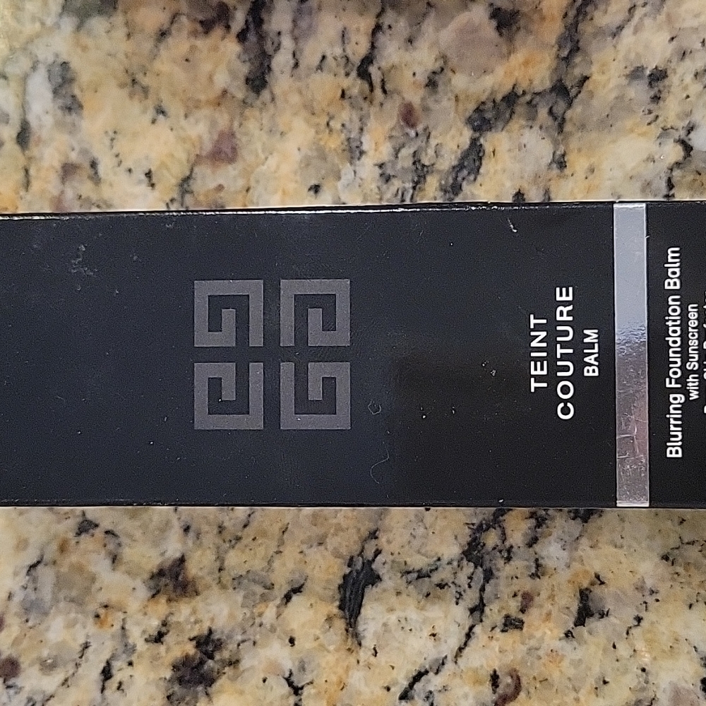 Givenchy teint couture balm